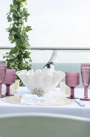 Tu historia de amor comienza frente al mar.